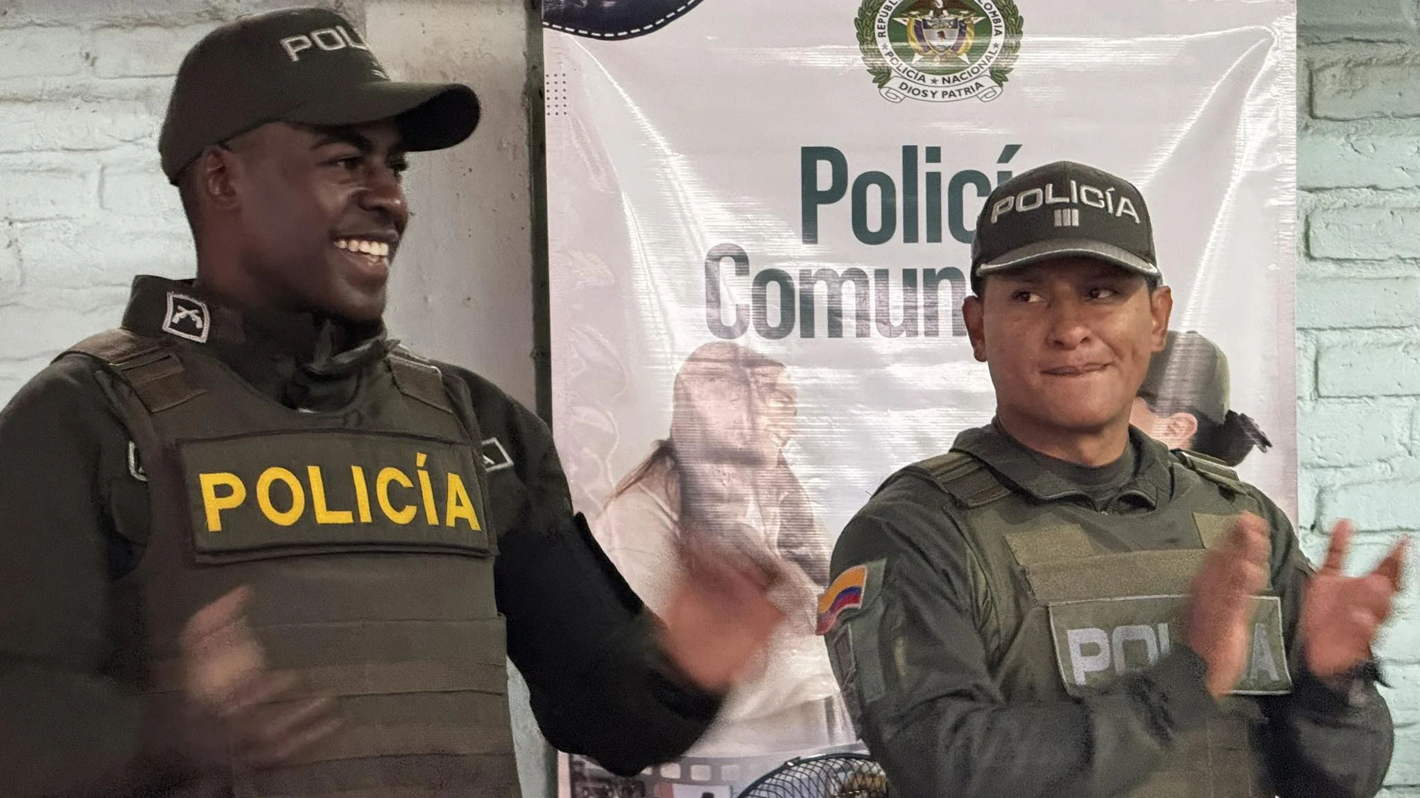 En articulación con la Secretaría de Gobierno, la Secretaría de Educación y la Policía de Villa Rica, la Patrulla Púrpura realizó una jornada de sensibilización con los adultos mayores del grupo Palenque, promoviendo espacios de información, prevención y sana convivencia.