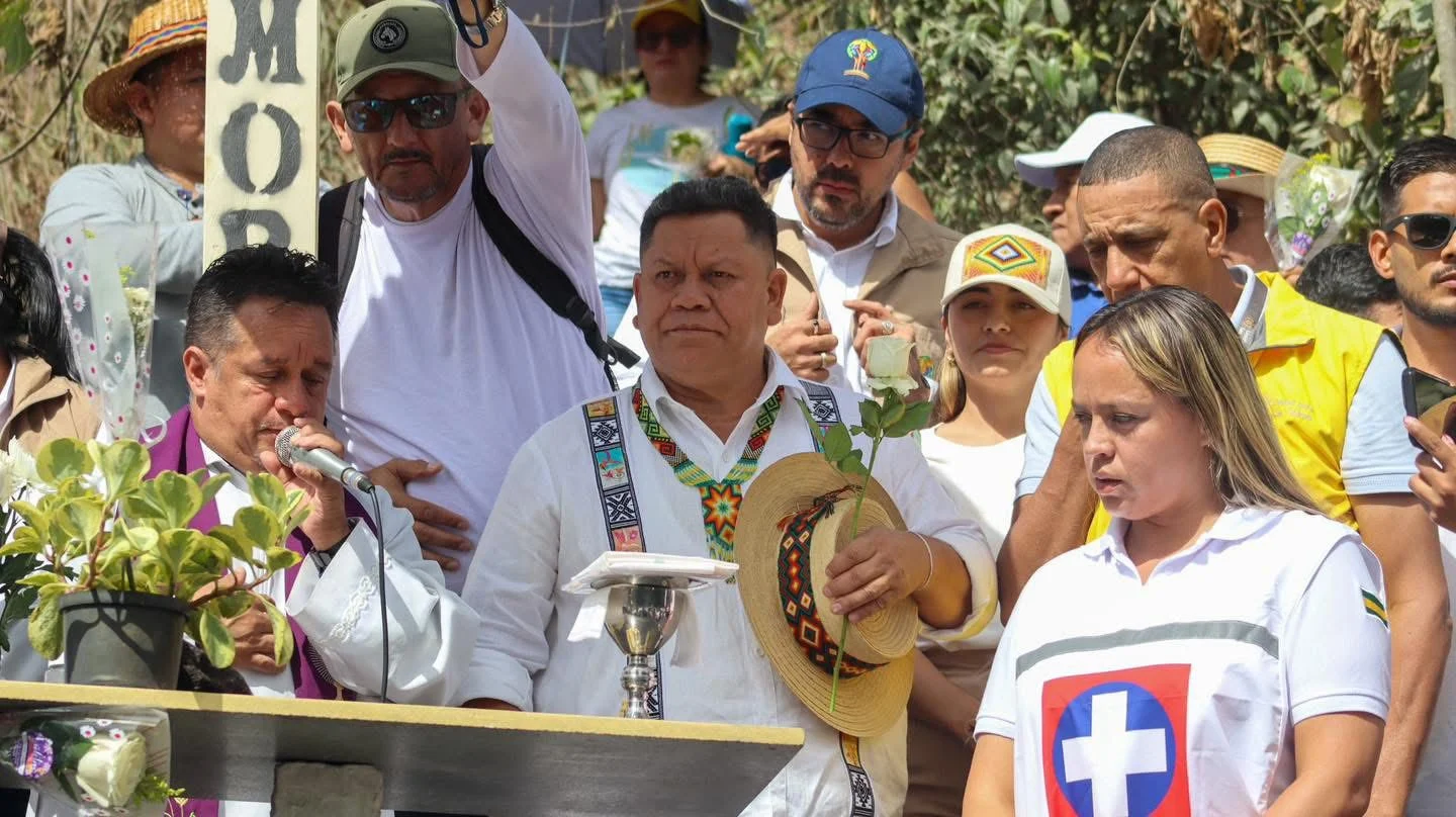 El director general de la Unidad de Restitución de Tierras, URT Mayor Giovani Yule Zape, lideró el homenaje a las víctimas del conflicto armado en el sector El Túnel, municipio de Cajibío, Cauca.