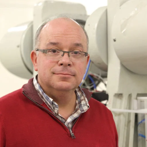 Bernardo Caicedo Hormaza, oriundo de Popayán e ingeniero civil egresado de la Universidad del Cauca, es hoy una de las figuras más destacadas de la ingeniería geotécnica en América Latina. La Universidad de los Andes acaba de nombrarlo como nuevo decano de su Facultad de Ingeniería.