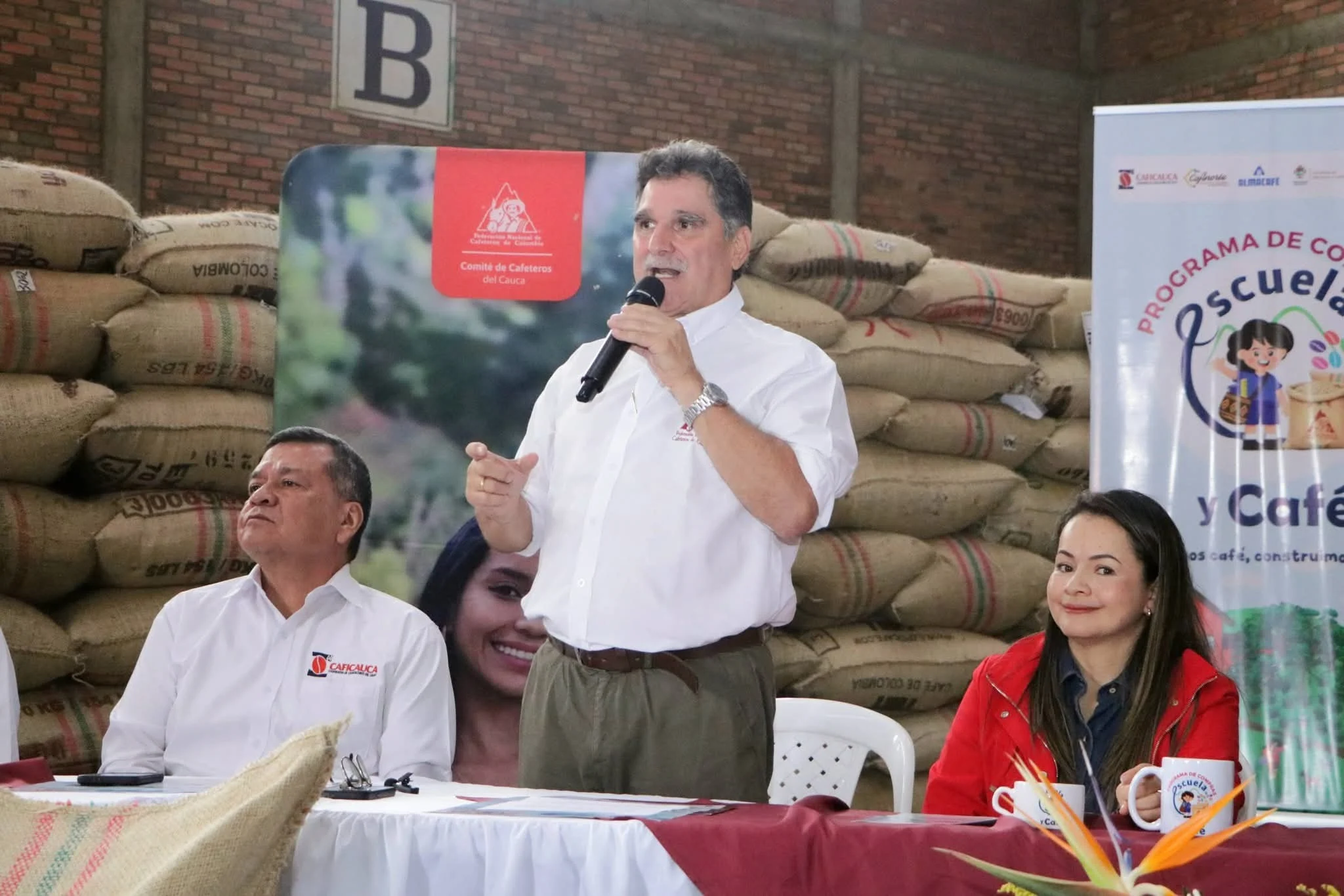Tras la trayectoria del Programa Escuela y Café, que desde el año 2009, llega a I.E de 32 municipios del Departamento, para fortalecer la integración generacional en la caficultura y garantizar la permanencia escolar a través de la generación de mejores ingresos y nuevas oportunidades, llega un nuevo hito para el proyecto.