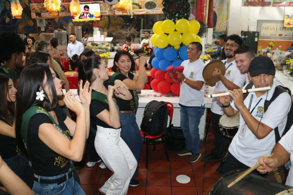 Este miércoles se vivió un encuentro especial junto a las candidatas de Miss Earth Colombia en las cocinas tradicionales del barrio Bolívar, quienes entre los sabores de nuestra tierra compartieron la riqueza de la gastronomía payanesa y el compromiso con el cuidado de los parques naturales que cada una representa. Se espera que las 14 embajadoras de los parques naturales visiten otros sitios de la Ciudad Blanca.