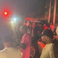 Tres personas perdieron la vida en un accidente de tránsito presentado durante la madrugada de este lunes, en la vía que comunica a Cali con el municipio de Puerto Tejada, en el sector de El Hormiguero.