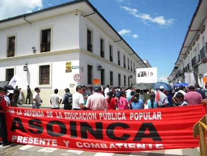 Un análisis por parte de la Asociación de Institutores y Trabajadores de la Educación del Cauca - ASOINCA, sobre el nefasto proyecto de Ley 074 y la "reforma administrativa" del decreto 1075 de 2015, que lo único que pretenden según ellos, es escudarse bajo el eufemismo de la "defensa de la educación pública" pero lo que realmente intentan es entregar la educación al capital privado y, por otro lado, restringir el derecho constitucional a la protesta y cercenar la libertad de reunión, asociación, movilización y huelga.