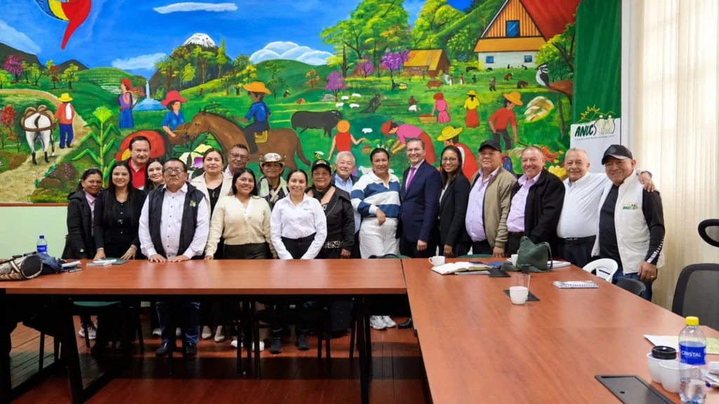 La Asociación Nacional de Usuarios Campesinos de Colombia -ANUC, hace presencia hoy en 850 municipios de 28 departamentos del país. Es la organización más grande de Colombia, porque representa a 13 millones de labriegos, o sea, cerca de la tercera parte de la población colombiana, afirmó Nilson Liz, presidente nacional de la agrupación.