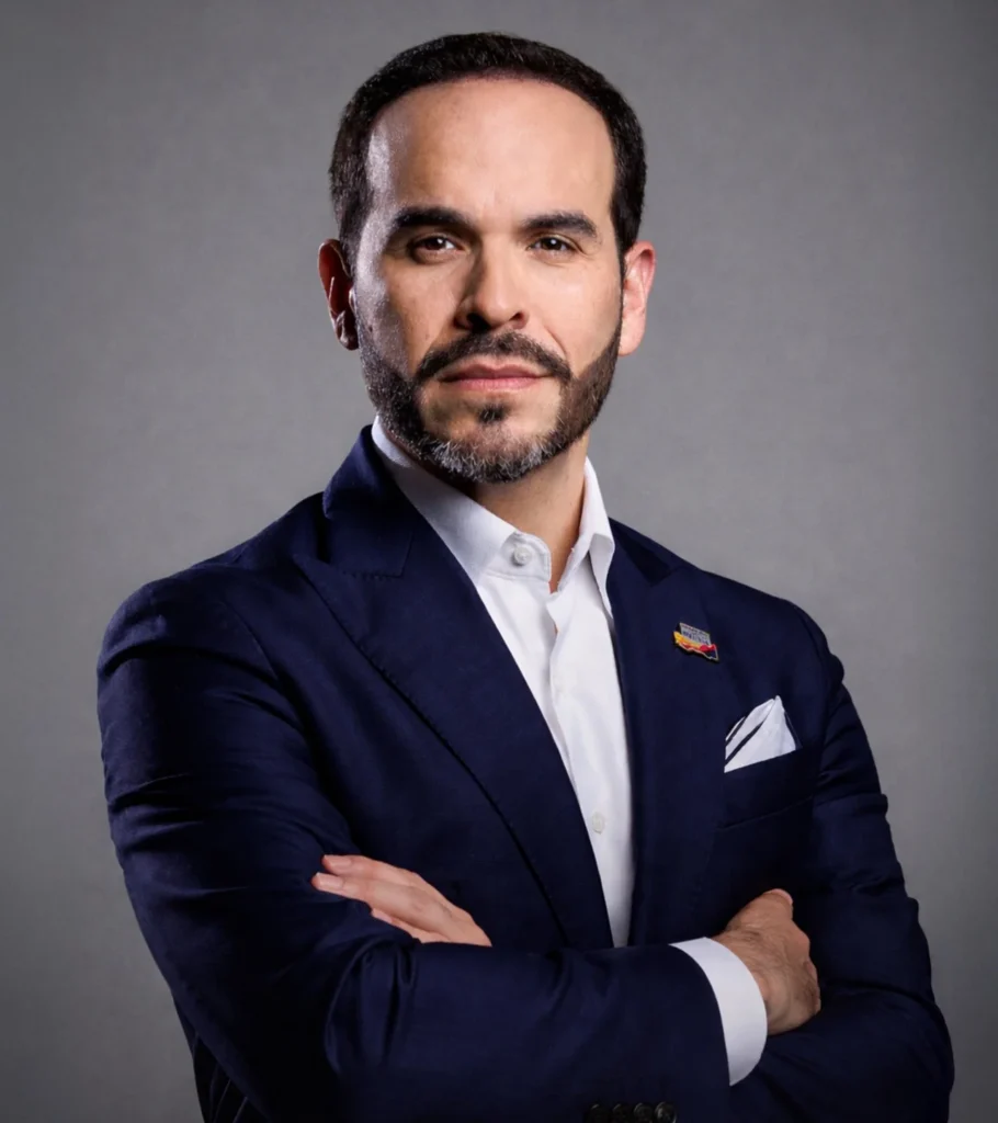 En visitas a las sedes de los Ministerios de Hacienda, Interior y Cultura, donde saludó a los funcionarios y recorrió las instalaciones, el presidente Abelardo De La Espriella anunció este jueves la revisión de las exenciones tributarias y de los subsidios. Asimismo, se refirió a la necesidad de fortalecer el recaudo de impuestos existentes y a la aplicación de una política de austeridad en las entidades del Estado.
