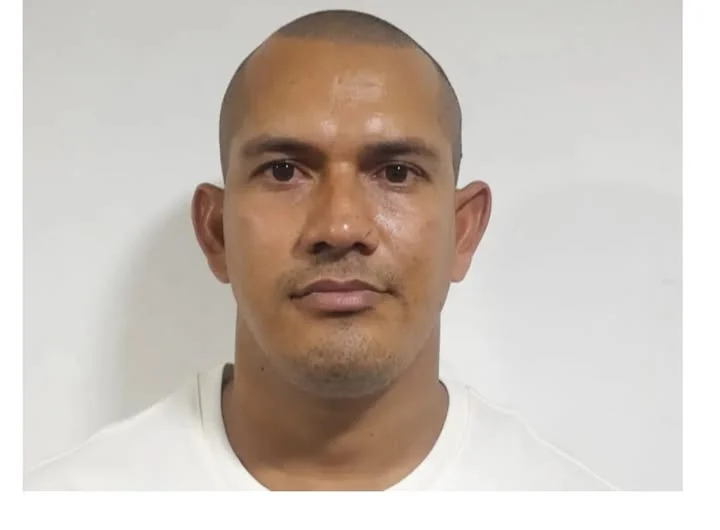 La Policía Nacional informó oficialmente la captura de Brayan Daniel Carrillo Miele, alias "salchichón", y quien es señalado de ser lider de "los porteños"