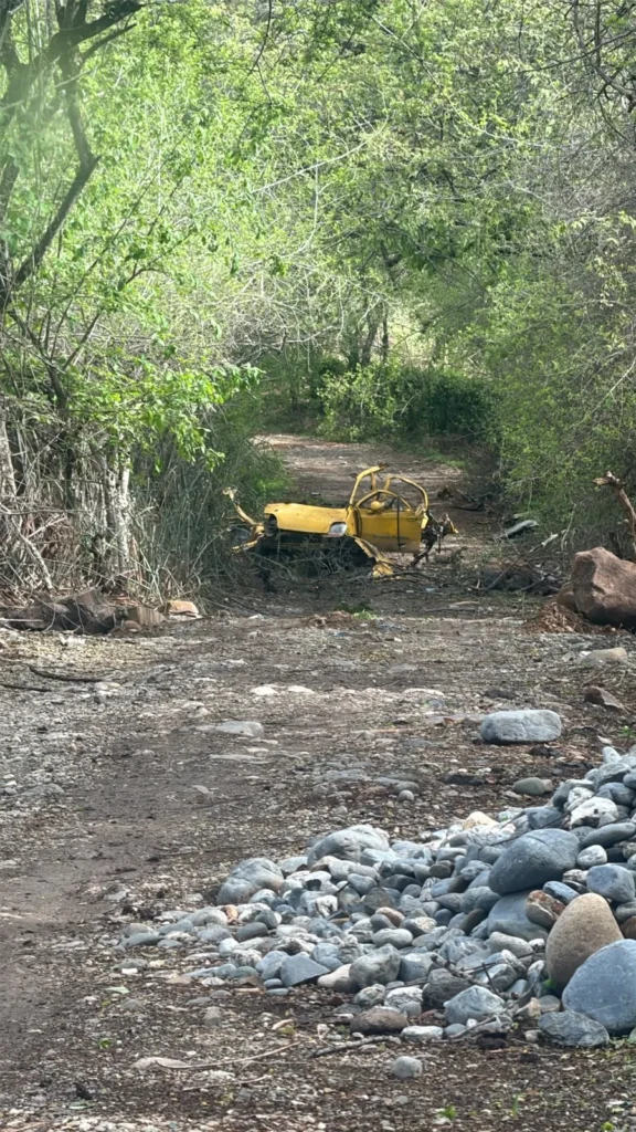 en el sector de la Y de La Reina, municipio de Patía, sur del Cauca, tropas del Grupo de Caballería Liviano N.º 8 de la Brigada 29 detectaron la presencia de sujetos que, al parecer, pertenecerían al GAO-r Estructura “Carlos Patiño” y se movilizaban en un vehículo, tipo taxi, que transportaba material explosivo.