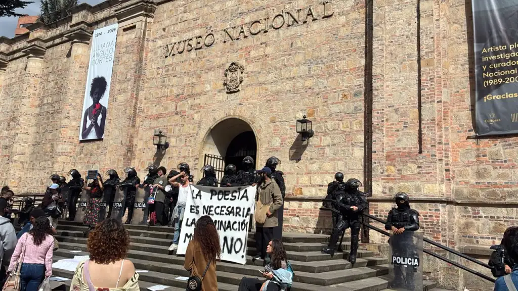 El Juzgado 24 de Familia de Bogotá admitió una tutela y ordenó al Museo conservar la totalidad de las piezas retiradas, prohibir su