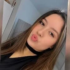 Como Camila Yisney Zambrano Armero fue identificada la joven que perdió la vida en un ataque registrado durante la mañana de este martes en el barrio Villa Docente, al norte de la capital caucana.