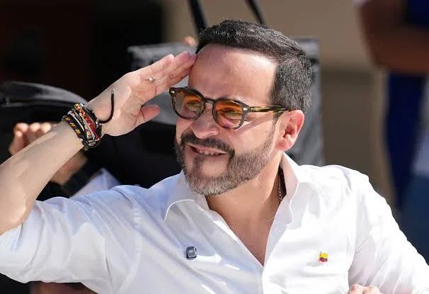 El presidente Abelardo De La Espriella ratificó este lunes, desde Valledupar, su respaldo a la Fuerza Pública y anunció una política de confrontación directa contra las organizaciones narcoterroristas, al advertir que durante su Gobierno no habrá negociaciones ni reconocimiento político para estructuras que con fines ideológicos recurran al terrorismo, el secuestro, la extorsión o el narcotráfico.
